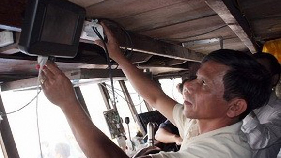 Tăng cường kết nối thông tin liên lạc cho ngư dân khai thác biển