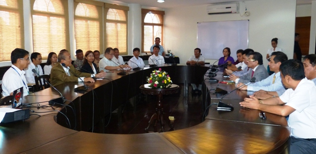 Đại sứ Việt Nam tại Philippines thăm và làm việc về việc ngư dân Việt Nam đang bị tạm giữ tại tỉnh Palawan
