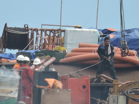 Cáp ngầm xuyên biển đã tiếp bờ huyện đảo Lý Sơn