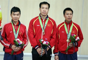 Vietnamese shooting team wins first two medals at ASIAD 17