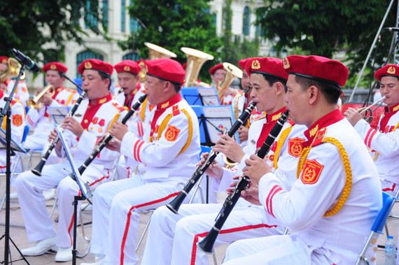 Hòa nhạc chào mừng Ngày âm nhạc Việt Nam