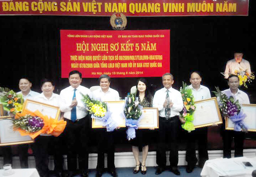 Phát huy vai trò của công đoàn ngành trong giữ gìn trật tự an toàn giao thông