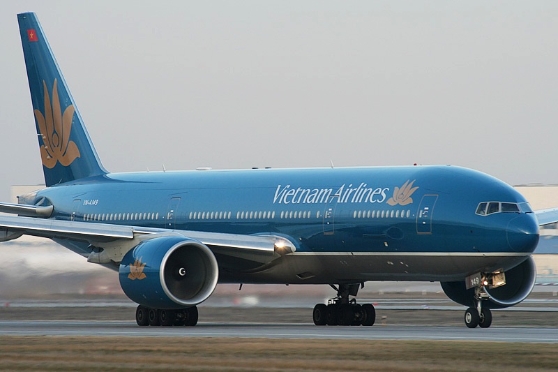 PM approves Vietnam Airlines equitization project