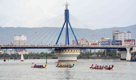 Giải đua thuyền truyền thống Cúp VTV Đà Nẵng 2014