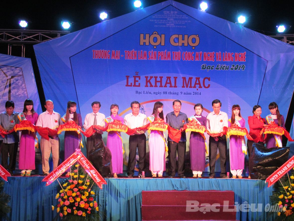Khai mạc Hội chợ thương mại thủ công mỹ nghệ và làng nghề năm 2014