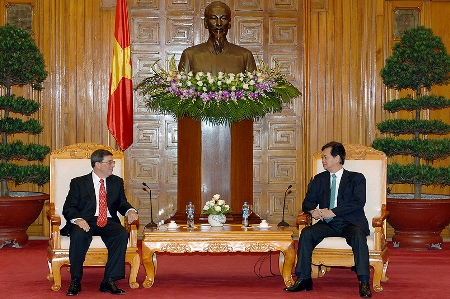 阮晋勇总理会见古巴外交部长罗德里格斯•帕里利亚