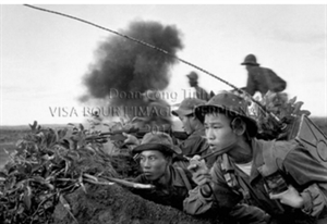 Vietnam War photographs impress French festival
