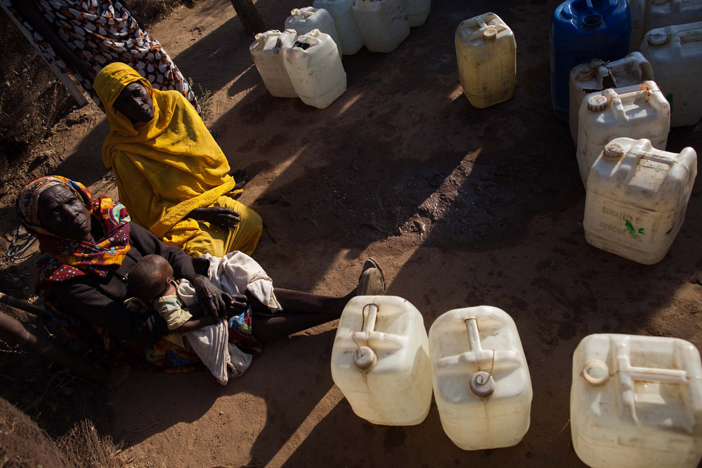 Sudan Hàng chục nghìn người đi lánh nạn do chiến sự tiếp diễn