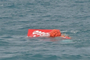 AirAsia aircraft’s tail lifted from sea