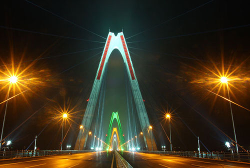Hanoi proposes for firework show on Nhat Tan bridge
