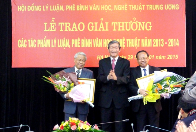 Tặng thưởng công trình, tác phẩm lý luận, phê bình văn học- nghệ thuật năm 2013 – 2014