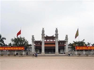 Vestige national spécial  certificat remis au site des temples des Tran à Thai Binh