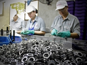 Hanoi aims for 5 percent industrial growth in 2015