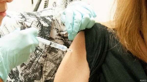 UK tests Ebola vaccine on humans