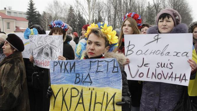 Protesters march for peace in Ukraine