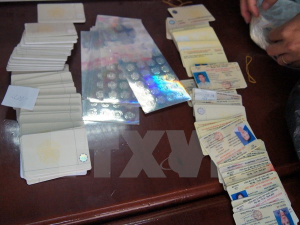 Quảng Nam Liên tiếp phát hiện tài xế xe khách sử dụng giấy phép lái xe giả