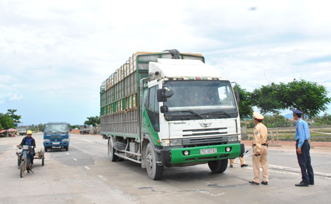 Quảng Ninh quyết liệt kiềm chế tai nạn giao thông trong những tháng cuối năm 2015