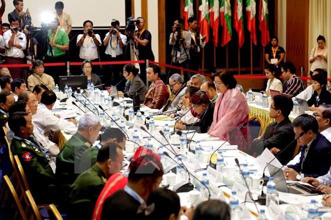 Myanmar signs peace deal with 8 rebel groups