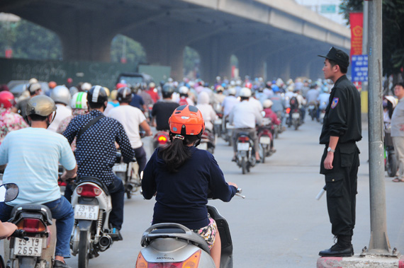 Hà Nội Tăng cường lực lượng tham gia bảo đảm an toàn giao thông
