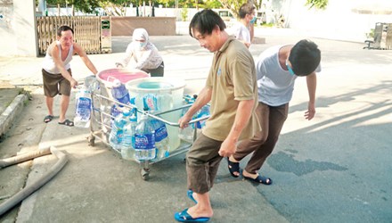 Đường ống nước liên tục vỡ, giá nước lại sắp tăng, liệu có hợp lý