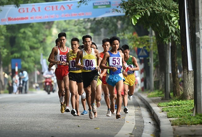 - La course de Hanoi pour coureurs amateurs