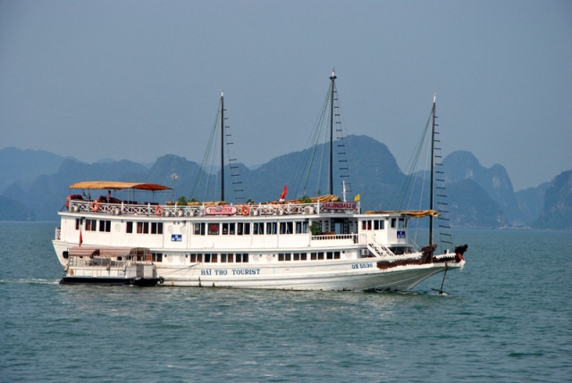 Quảng Ninh Mới chỉ có 245 485 tàu du lịch lắp đặt thiết bị phân ly dầu nước