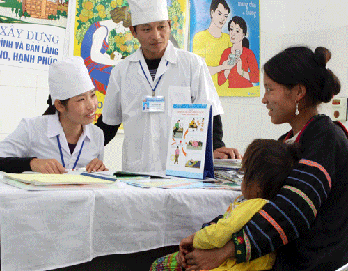 CSSKSS giai đoạn 2010-2015 Tử vong mẹ và trẻ em dưới 1 tuổi đã giảm 3 lần