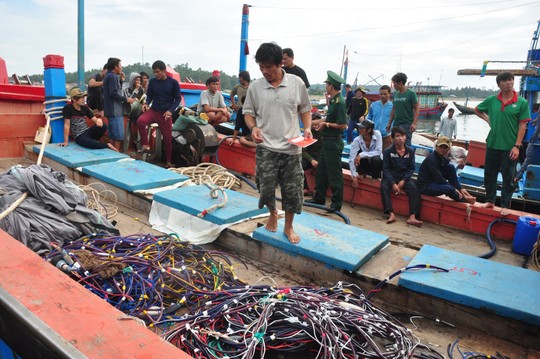 - Protestation contre les attaques chinoises de bateaux de pêche vietnamiens