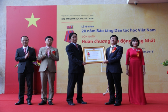 Vietnam Museum of Ethnology receives first-class Labour Order