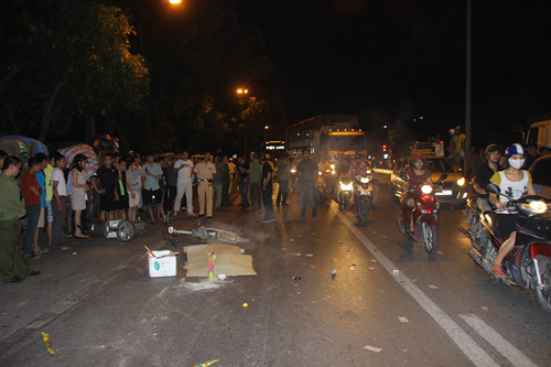 Tan học, hai nữ sinh bị xe máy đâm tử vong