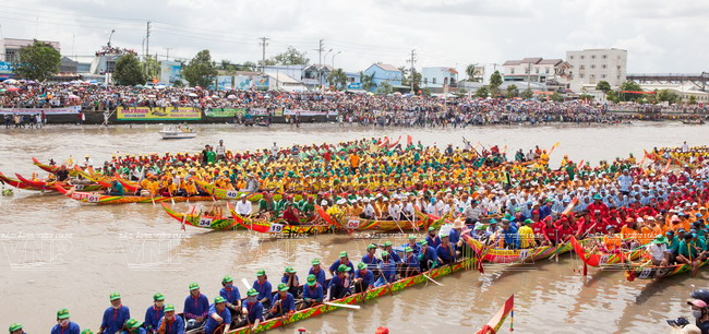 - Bientôt la 2e course de pirogues Ghe Ngo – Soc Trang 2015