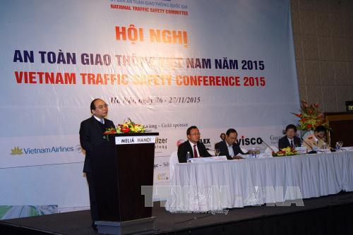 Phó Thủ tướng Nguyễn Xuân Phúc chủ trì Hội nghị An toàn giao thông Việt Nam năm 2015