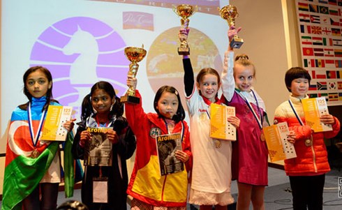 - Nguyen Le Cam Hien championne du monde d échecs 2015 en catégorie U8