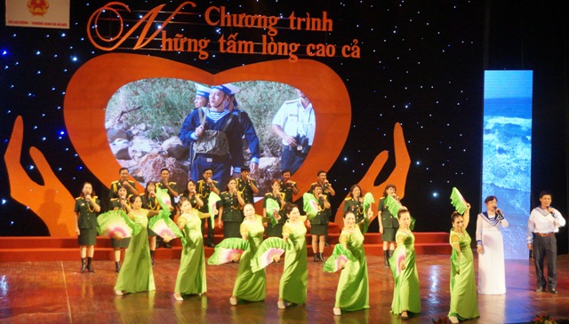 Chương trình giao lưu nghệ thuật “Những tấm lòng cao cả” 2015