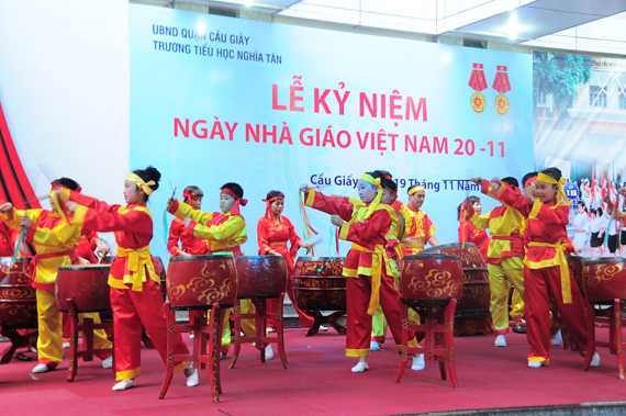Sôi nổi không khí Ngày Nhà giáo Việt Nam tại Thủ đô