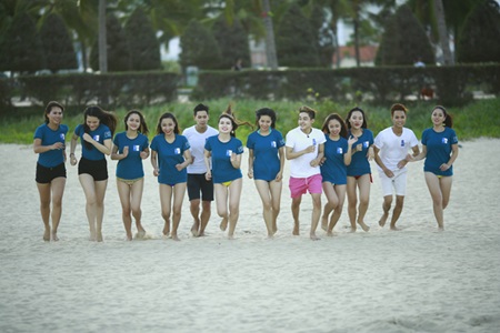 Barefoot athletes to run on My Khe beach