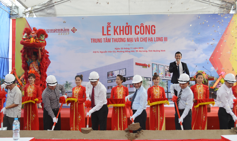 - Quang Ninh mise en chantier d un Centre commercial et du marché Ha Long 3
