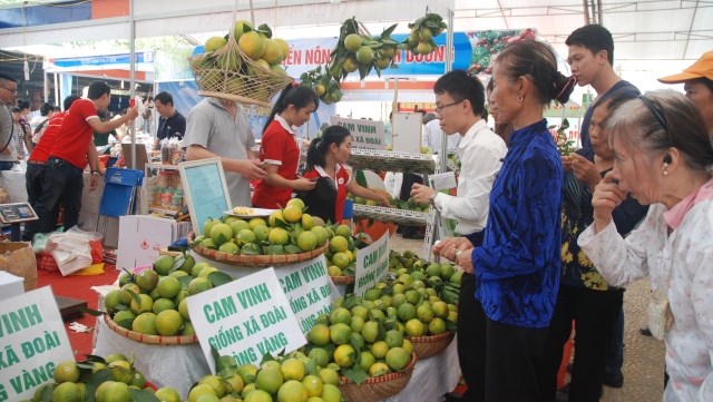 International agricultural trade fair opens in Hanoi