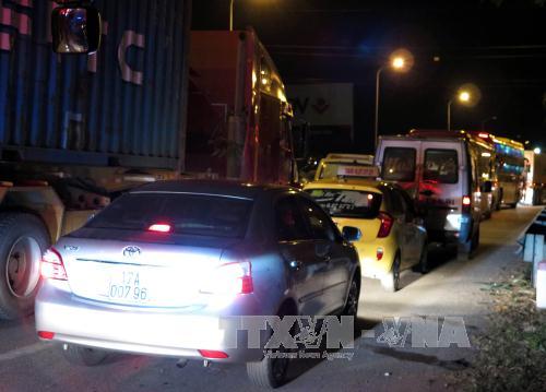 Ùn tắc giao thông kéo dài trên Quốc lộ 10 giữa tỉnh Nam Định với Thái Bình