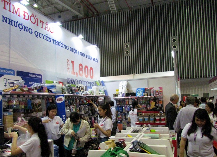 Trade show on retail and franchise business opens in HCM city