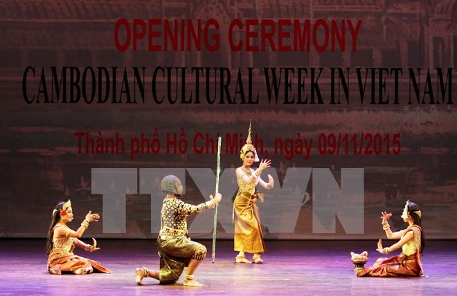 - Ouverture de la Semaine culturelle du Cambodge au Vietnam