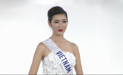 Thuy Van wins 3rd place at Miss International 2015