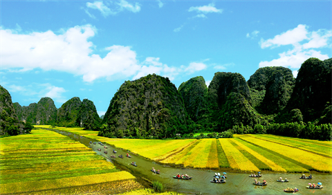 Trang An dans les yeux de photographes vietnamiens et étrangers