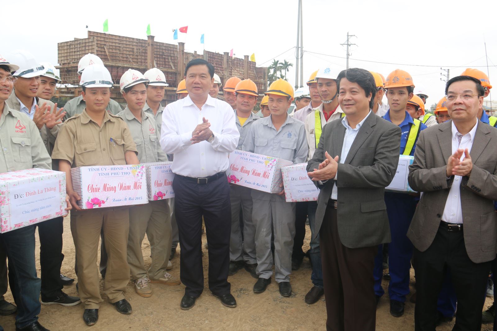 Chốt thời điểm thông xe cầu Việt Trì mới