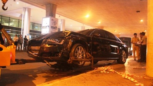 Vụ tai nạn ô tô tại sân bay Tân Sơn Nhất Một nạn nhân đã tử vong