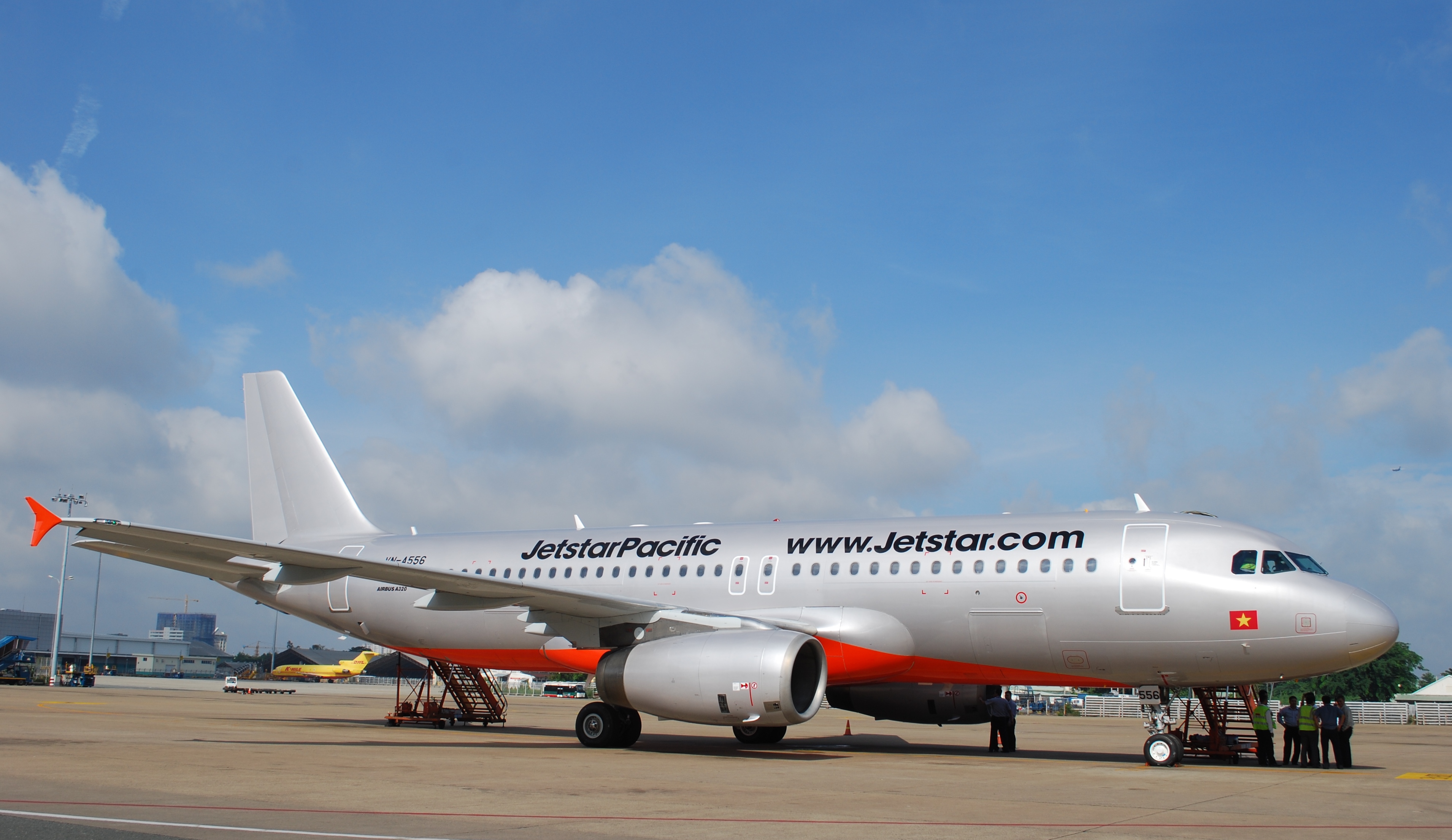 Jetstar Pacific opens five domestic flight routes