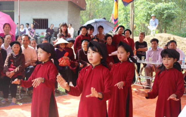 Đầu xuân dự hội Tổ miếu Hùng Vương