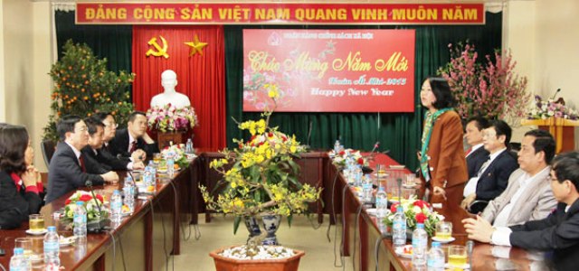 Ủy ban về các vấn đề xã hội của Quốc hội và Tổng Liên đoàn Lao động Việt Nam tới thăm, chúc Tết NHCSXH