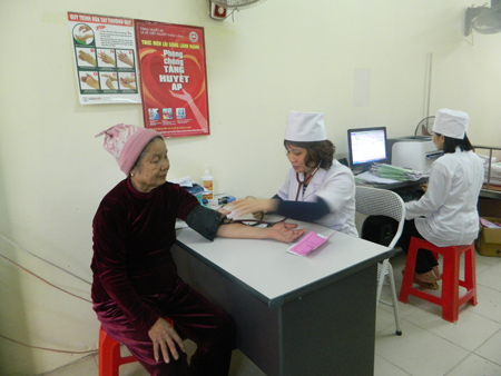 Luật Bảo hiểm y tế sửa đổi  Nâng quyền lợi của người bệnh khi khám, chữa bệnh đúng tuyến