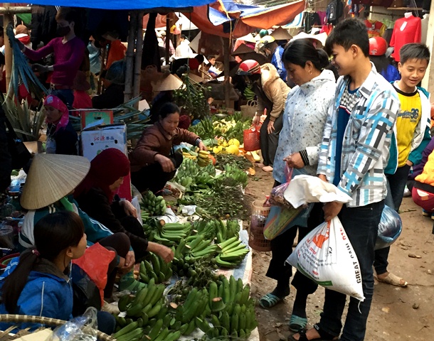 Rộn ràng chợ quê ngày Tết